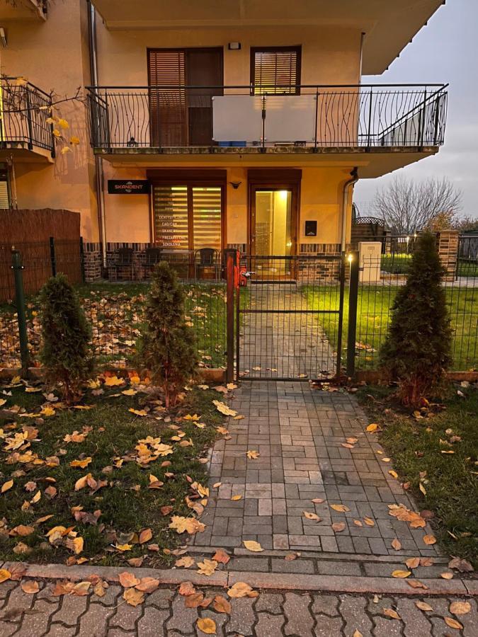 Studio One Ogrodek I Parking Гожов Велкополски Екстериор снимка